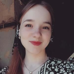 Meet your Posher, Elisabethe